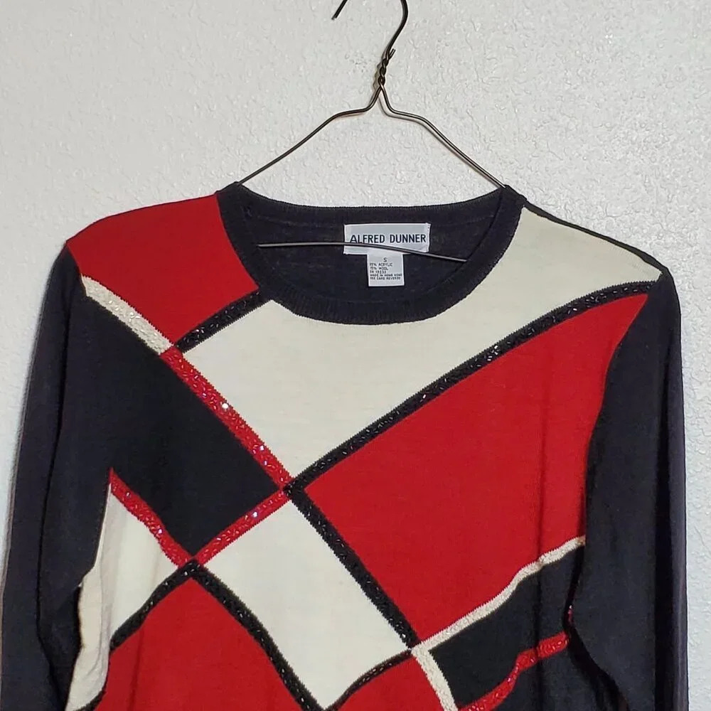 Alfred Dunner Womens Long Sleeve Sweater S Red Black Cream Geometric Christmas - Picture 5 of 7